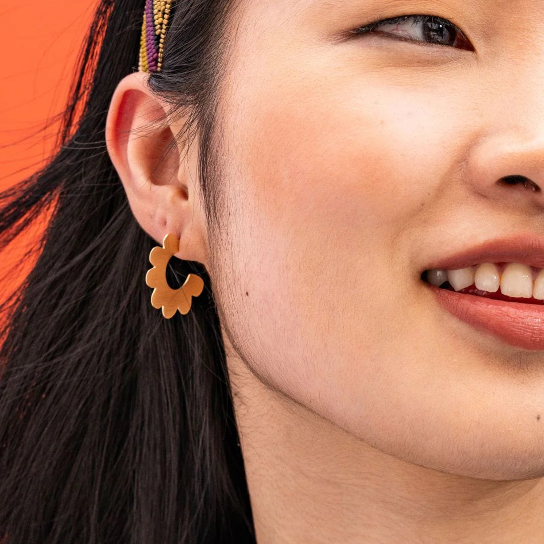 Cora Scalloped Hoop Earrings Brass