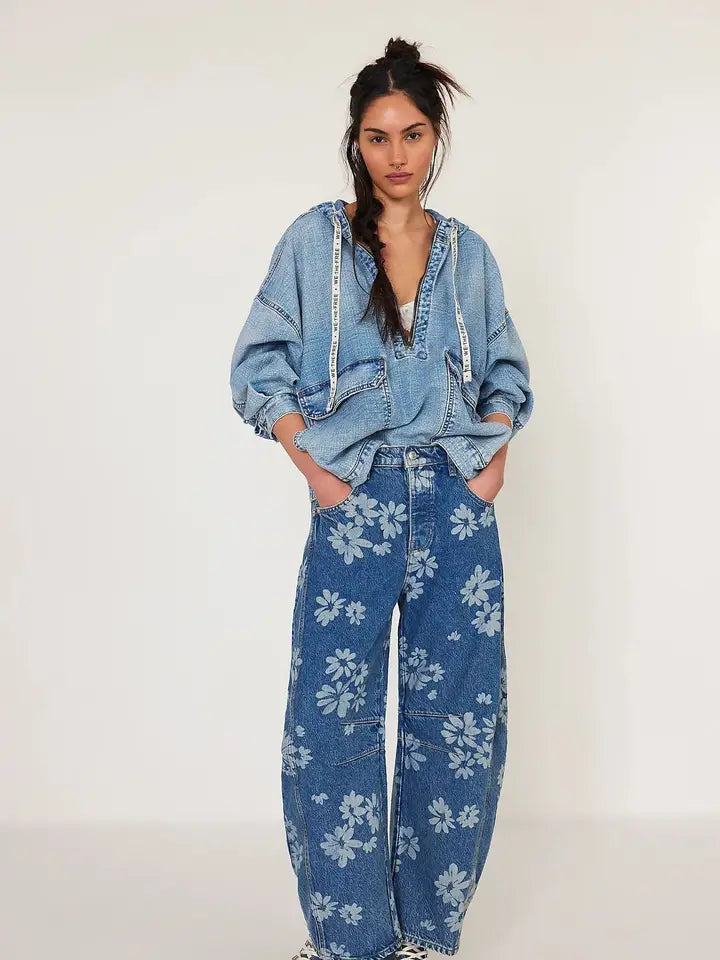 Loose High-Waisted Tapered Jeans