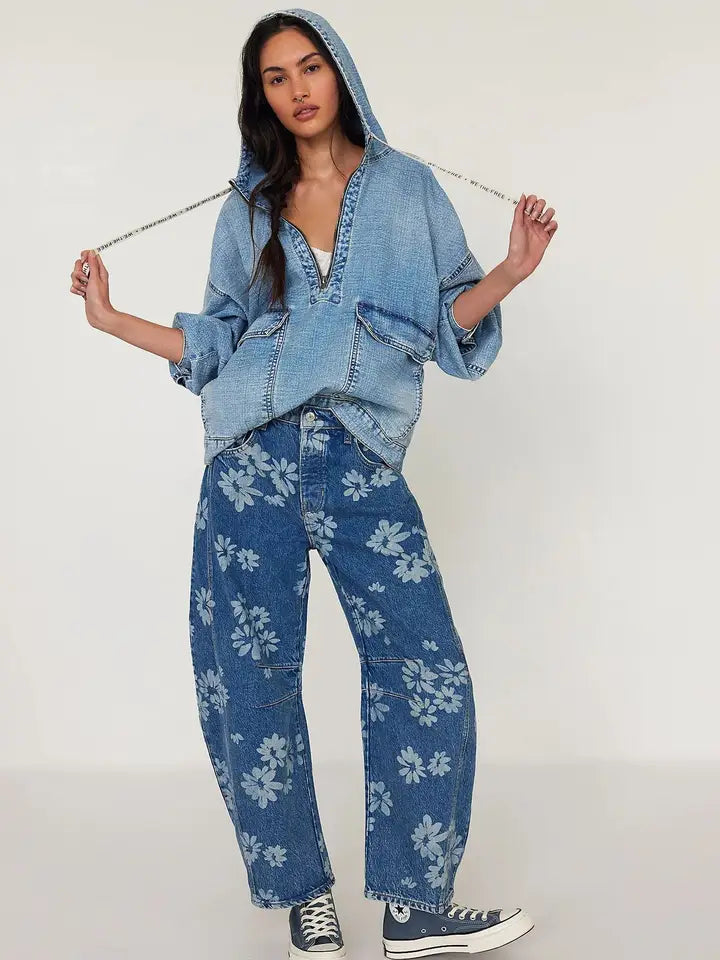 Loose High-Waisted Tapered Jeans